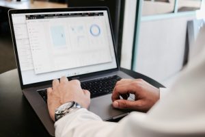 Startup vs. Corporate Life: Which Suits Your Personality?